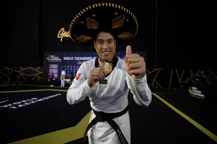 Carlos Sansores con su medalla de oro | Mundial de Taekwondo | Guadalajara 2022