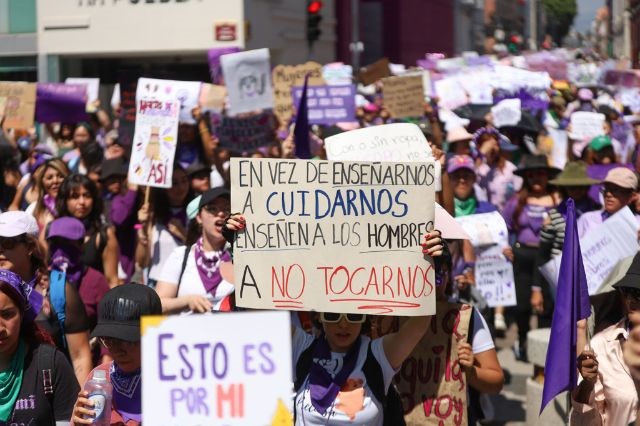 Mujeres en la marcha del 8M en 2025
