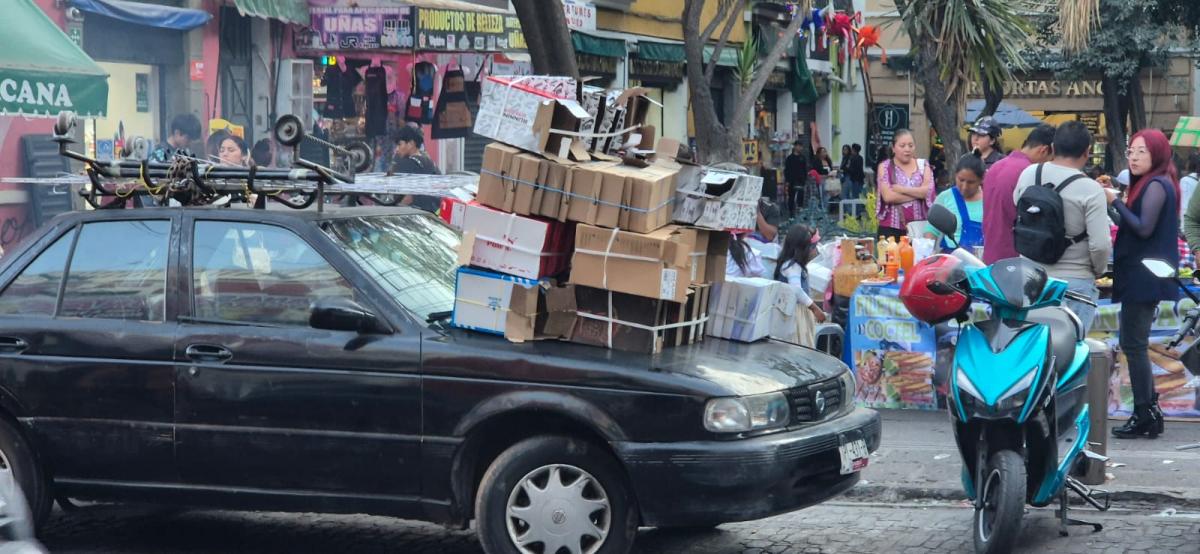 Vendedores ambulantes en el Centro Histórico de Puebla