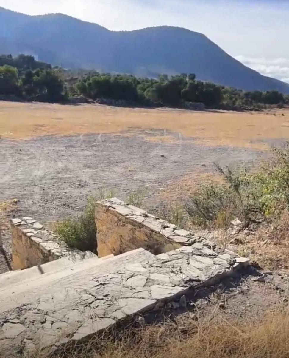 Terreno donde encontraron a Enedina, en el mini estadio de San Pedro Chapulco
