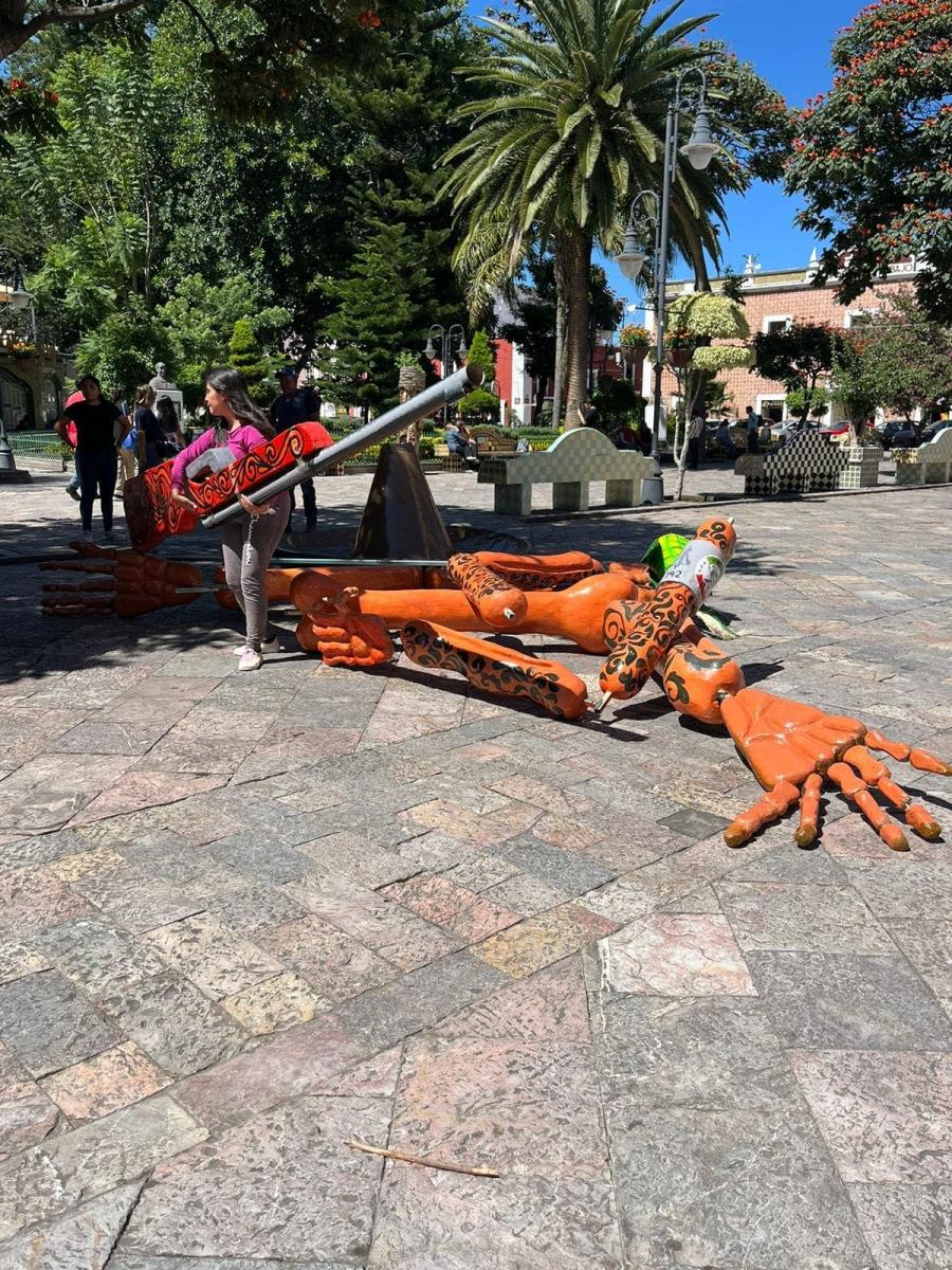 inicia_instalacion_de_catrinas_monumentales_en_atlixco.jpeg