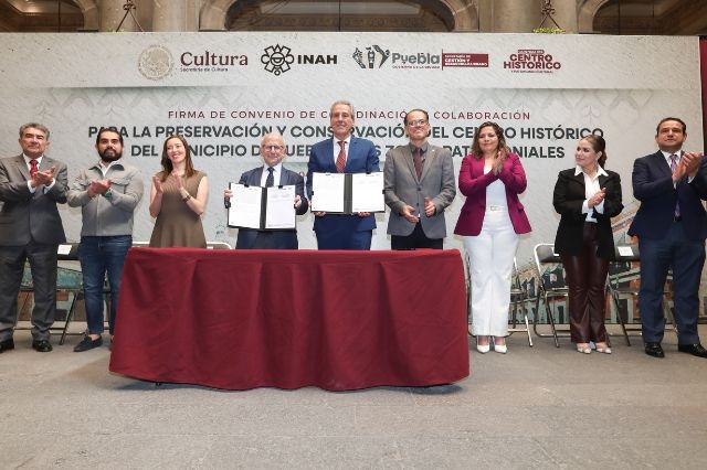 Durate la firma de convenio entre el INAH y el Ayuntamiento de Puebla