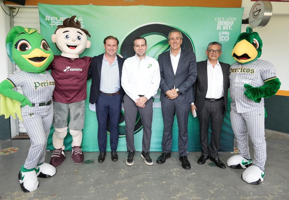 Firma de convenio entre ayuntamiento de Puebla y Pericos de Puebla