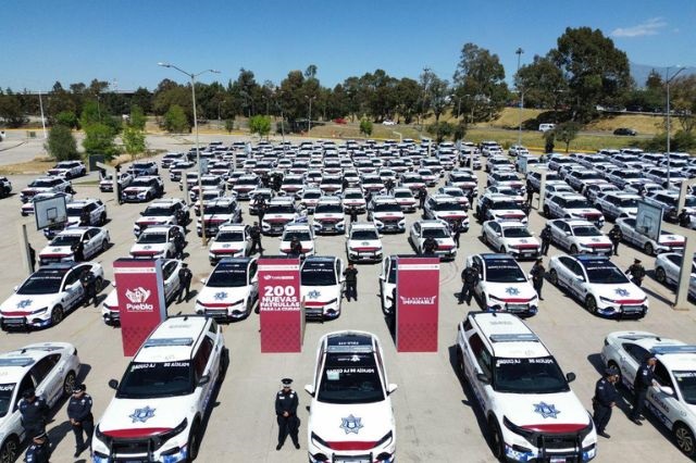 Entrega de 200 patrullas a la SSC