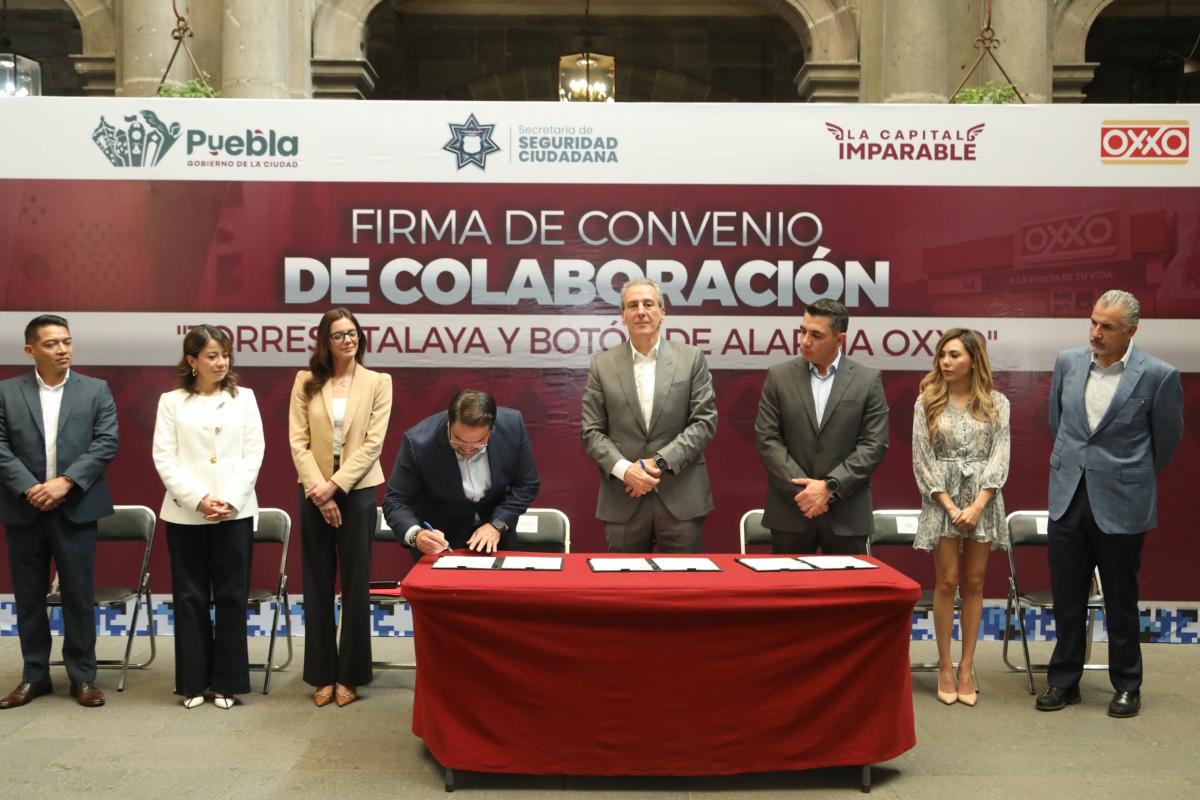 Firma de convenio de colaboración “Torres Atalaya y Botón de Alarma OXXO”