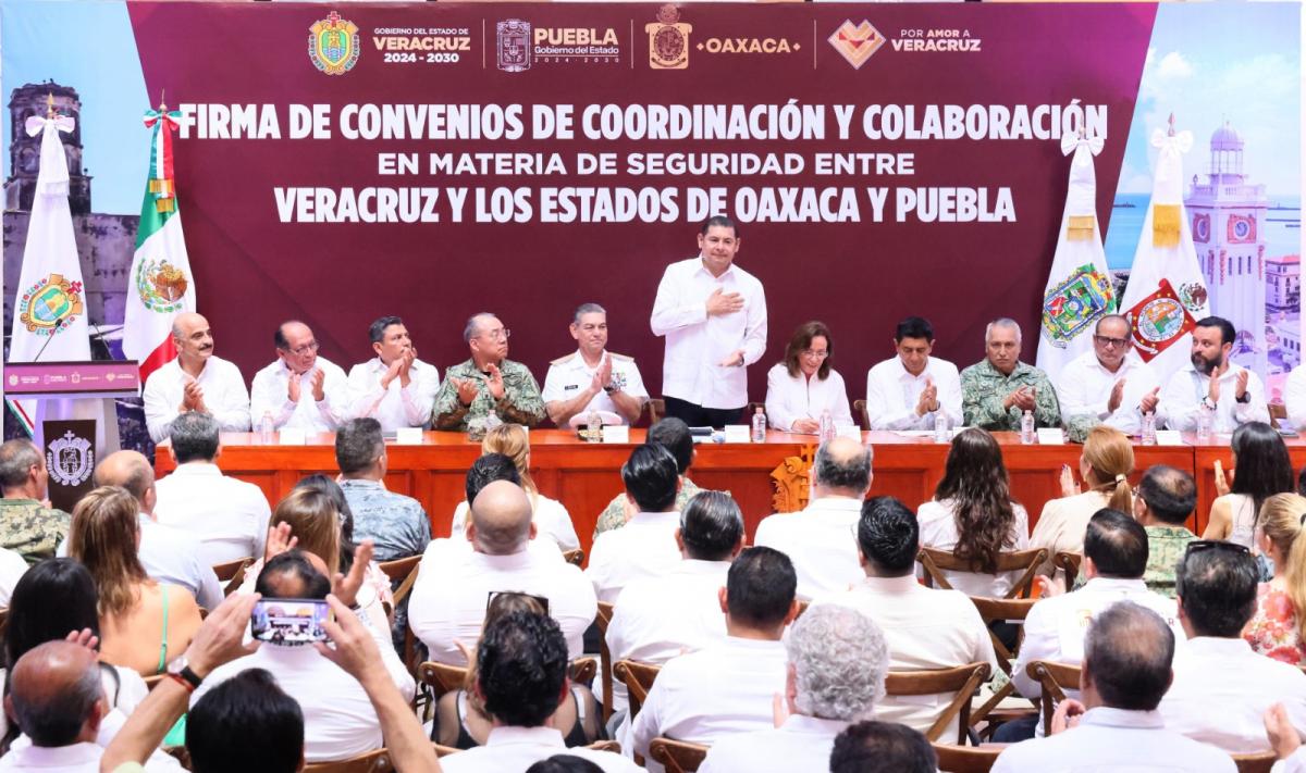 Alejandro Armenta en firma de convenio con Oaxaca y Veracruz 