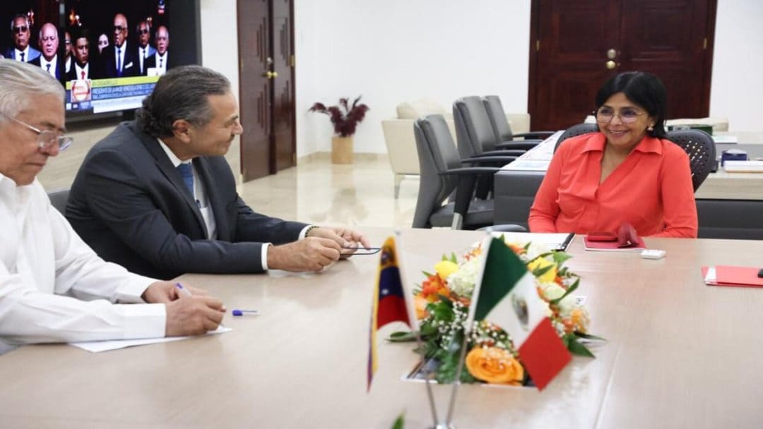 Pemex importó gasolina de Venezuela en primer año de embargo