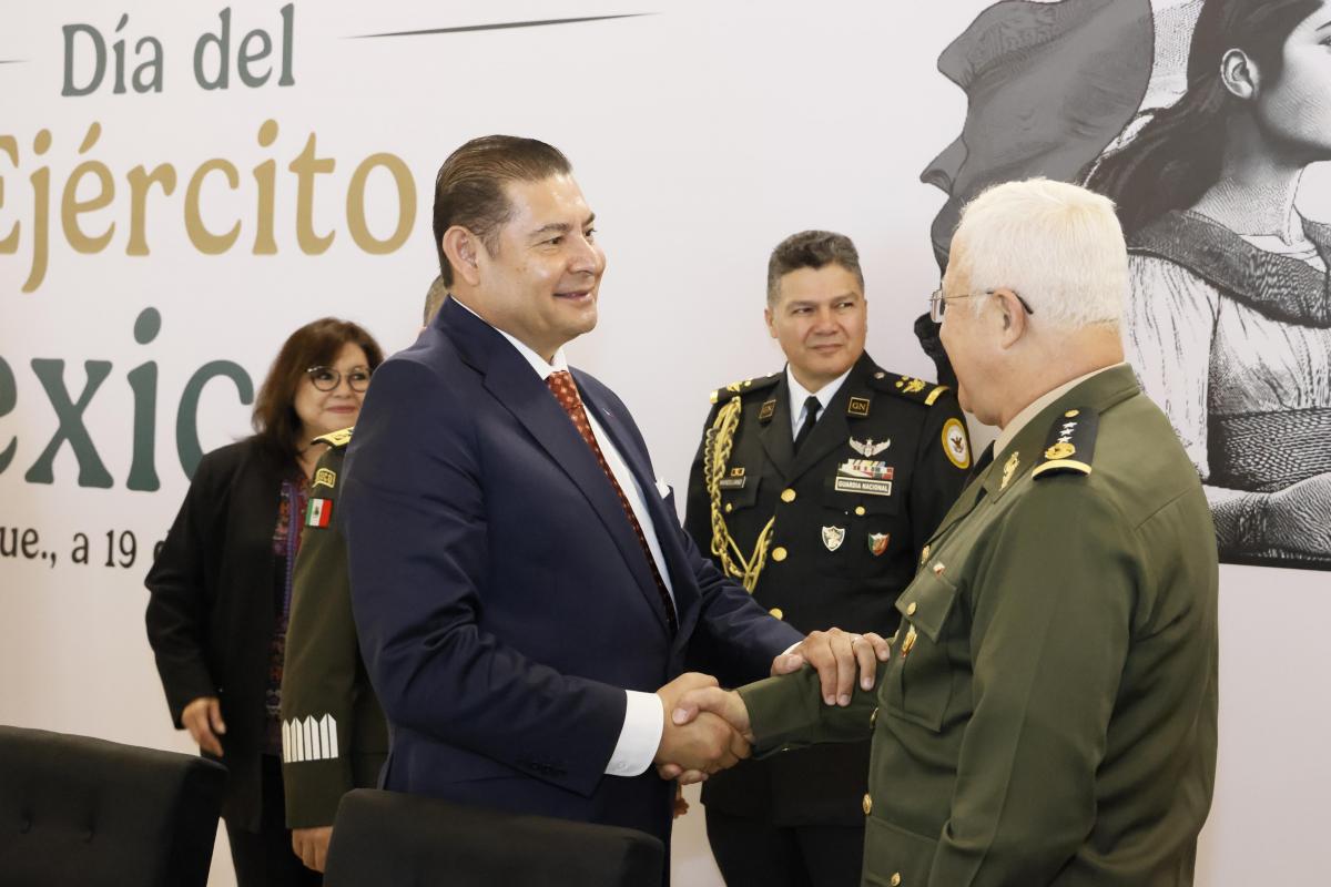 Alejandro Armenta en la conmemoración de Día del Ejército Mexicano