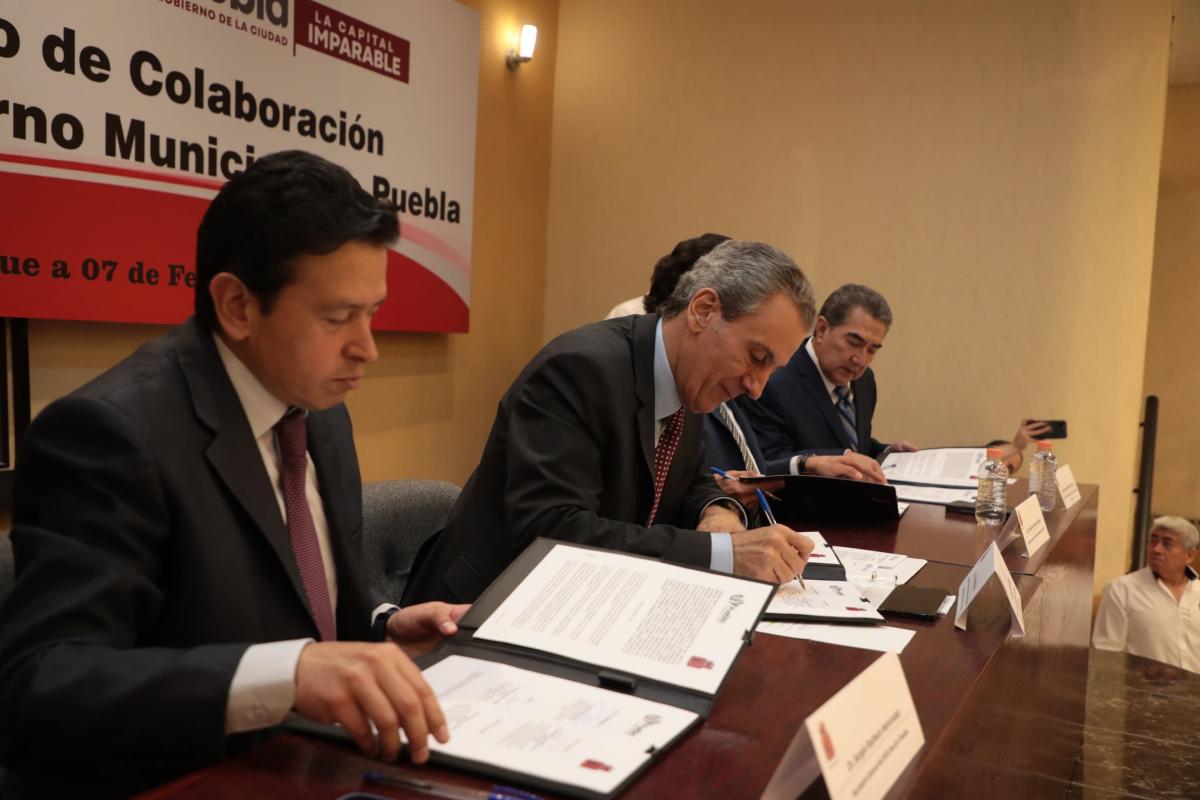 Firma de convenio Ayuntamiento y STIRTT