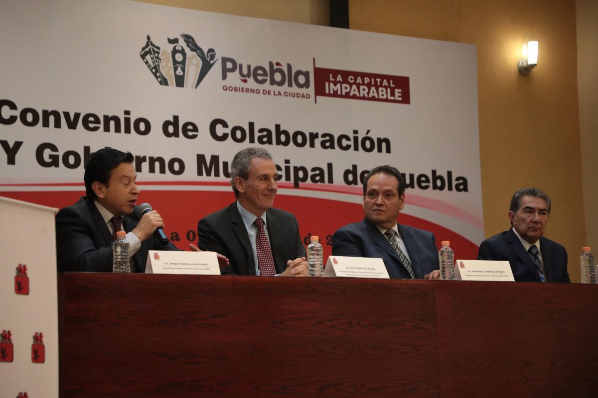 Firma de convenio Ayuntamiento de Puebla y STIRTT
