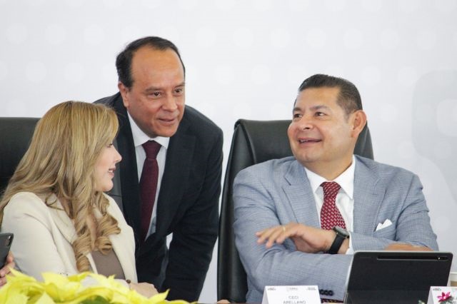 Con el gobernador Alejandro Armenta, José Tomé, quien salió de la Coordinación General de Comunicación Social