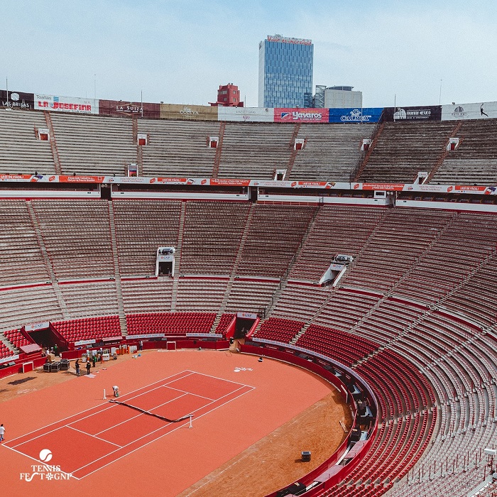 Cancha de tenis en el ruedo de la Plaza de Toros México | Tennis Fest GNP 2022
