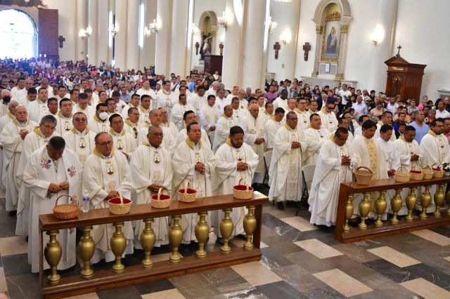 catedral_de_teziutlan_es_sede_la_misa_crismal_signo_de_fe_y_fraternidad_1.jpg
