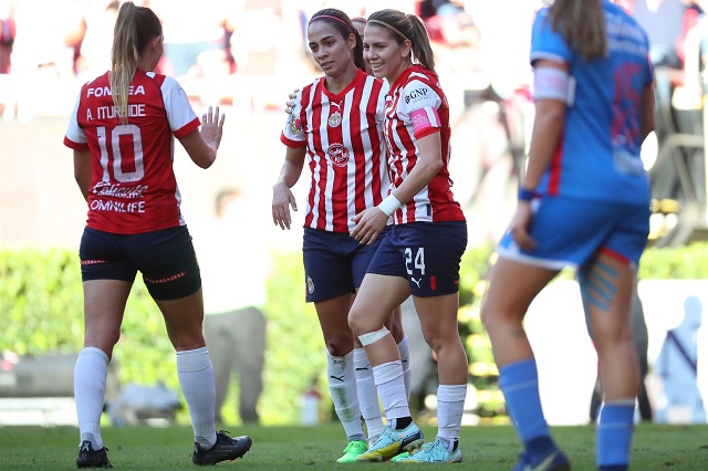 Jugadoras de Chivas Femenil festejando gol a Cruz Azul | Liga MX Femenil | 2022