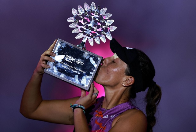 Jessica Pegula posa con su trofeo | WTA 1000 Guadalajara Open | 2022