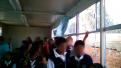 Técnica 141: Los jóvenes permanecen hacinados en las “aulas” donde apenas pueden moverse entre los pupitres.