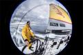 Muy expresiva foto, tomada con el gran angular, lente que llaman “like through”