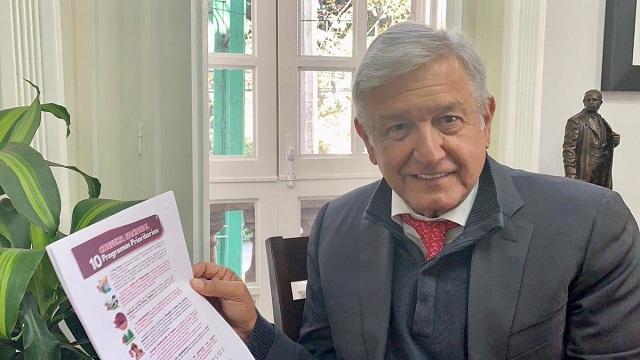 Foto / @lopezobrador_