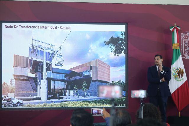 Presentación del cablebús y Alejandro Armenta a un lado