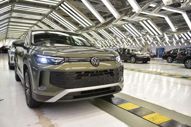 Aspecto de la producción de unidades en Volkswagen, que en febrero tuvo una caída