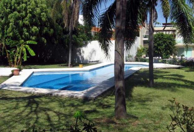 La casa con alberca de la priísta Maricela Velázquez tiene 674 metros cuadrados construidos. Foto: Agencia Reforma
