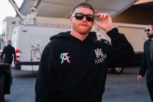 Canelo Álvarez sorprende a su hija con regalo navideño
