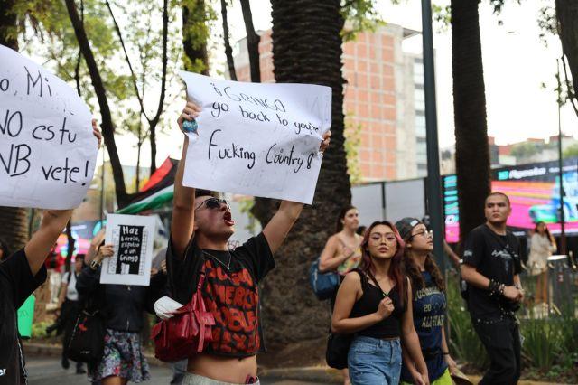 Jóvenes en marcha contra la gentrificación en CDMX