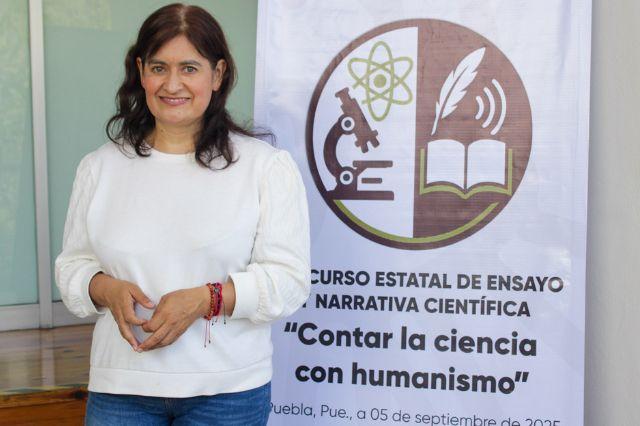 Celina Peña en un curso de ciencia