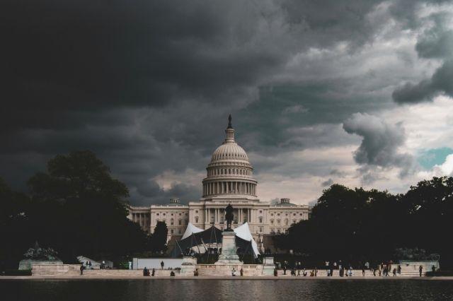 Cierre de gobierno de Estados Unidos rompe récord; suma 36 días