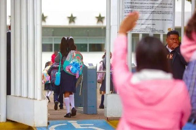 Conoce si tu escuela tiene clases el 20 de noviembre en Puebla