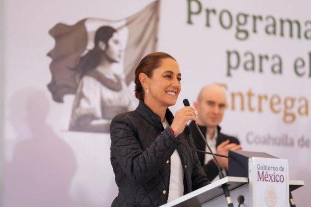 Claudia Sheinbaum entrega viviendas para el Bienestar en Monclova