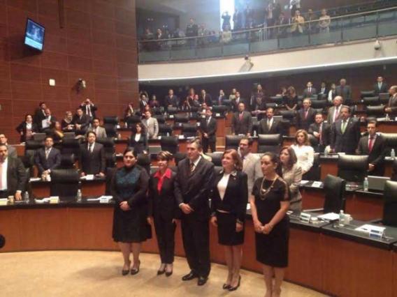 Foto vía @LuceroSenadora