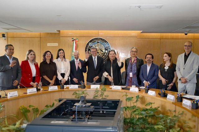 Diputados federales en reunión 