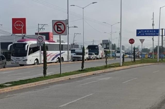 Los autobuses que entran al tianguis de Texmelucan, deben hacerlo a las 11:00 a. m. 