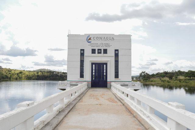 Caseta de la Conagua, en las orillas de la laguna de Valsequillo