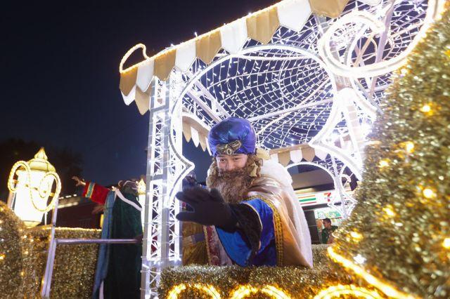Desfile de Reyes Magos 2026 llena Puebla de carros y drones