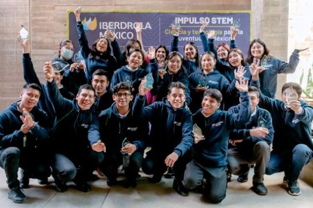 Solicita una beca STEM y estudia ingeniería en Puebla y Oaxaca