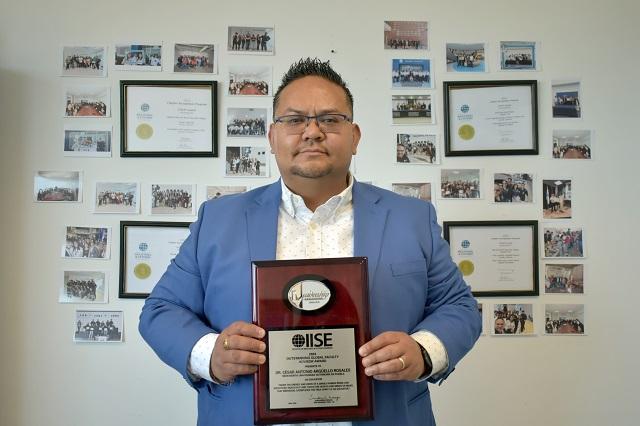 Docente BUAP con premio 