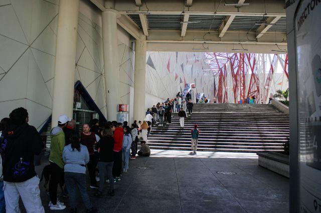 Poblanos hacen fila para conseguir boletos gratis del Dreamfields 2025