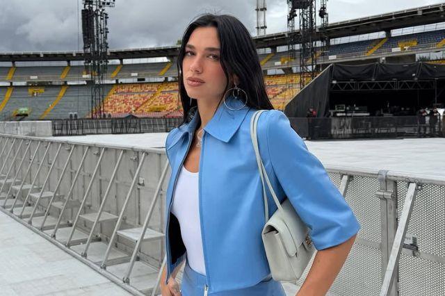 Dua Lipa canta “Bésame Mucho” en su debut en México