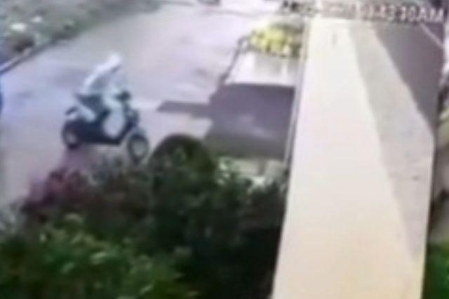 Video capta robo de motocicleta 