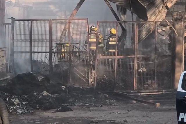 Incendio en recicladora de Coronango
