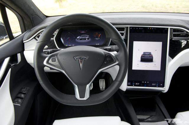 Interior de un vehículo de la marca Tesla