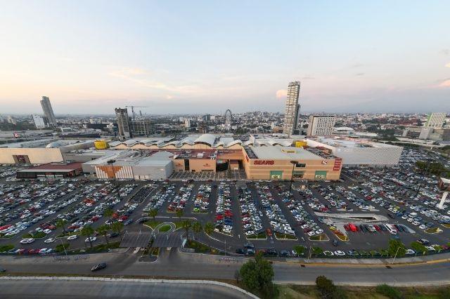 Aspecto del estacionamiento del Centro Comercial Angelópolis