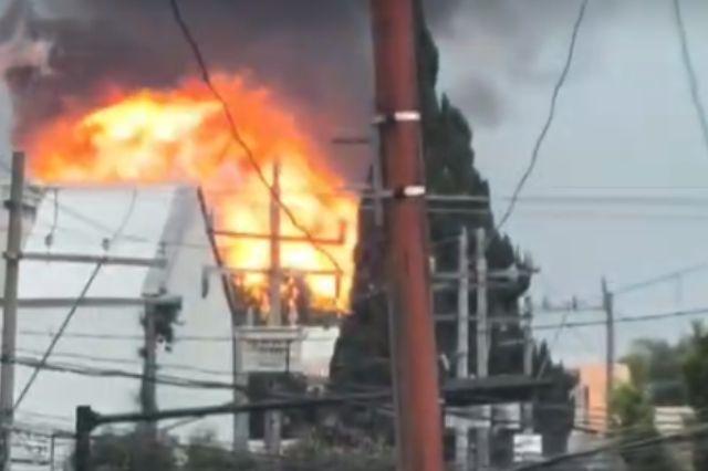 Explosión de pipa con presunto huachicol en la colonia San Juan Negrete, Tepeaca