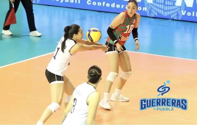 Muñoz en acción durante un encuentro de la Selección Nacional de Voleibol