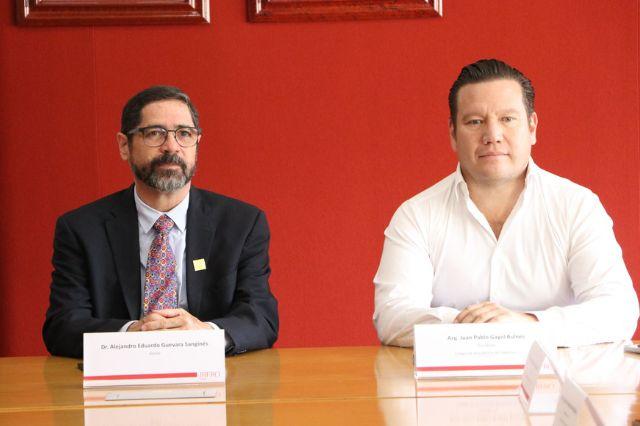 Alejandro Guevara Sanginés, rector de la Ibero Puebla y Juan Pablo Gayol Bulnes, presidente de CAPAC 