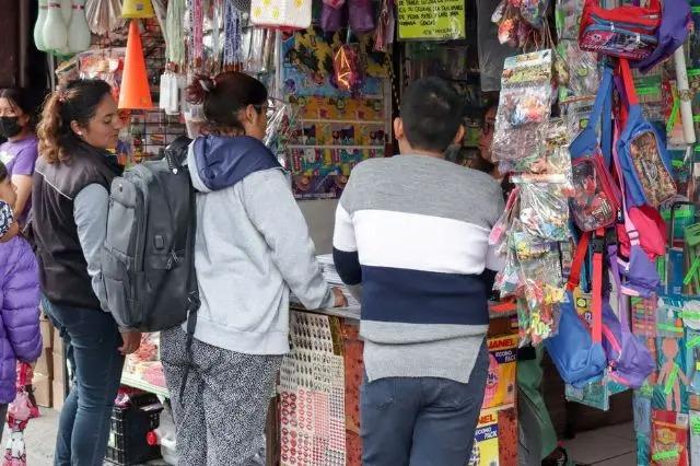 Prepara la cartera lista de útiles en Puebla supera los 3 mil pesos