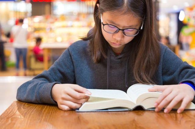 Adolescentes impulsan la lectura en México, revela el MOLEC 2025