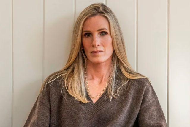 Kristin Cabot rompe el silencio tras video viral en concierto de Coldplay